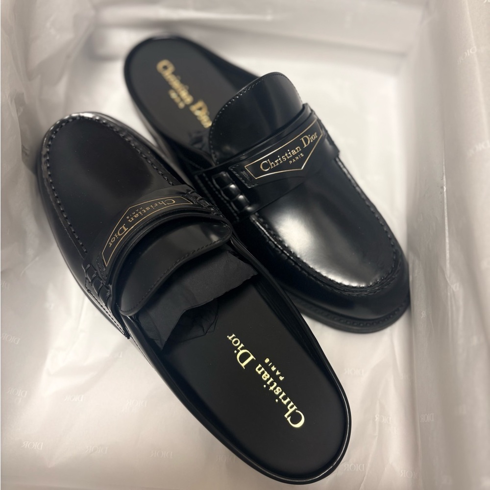 Dior Boy Mule
Black Brushed Calfskin